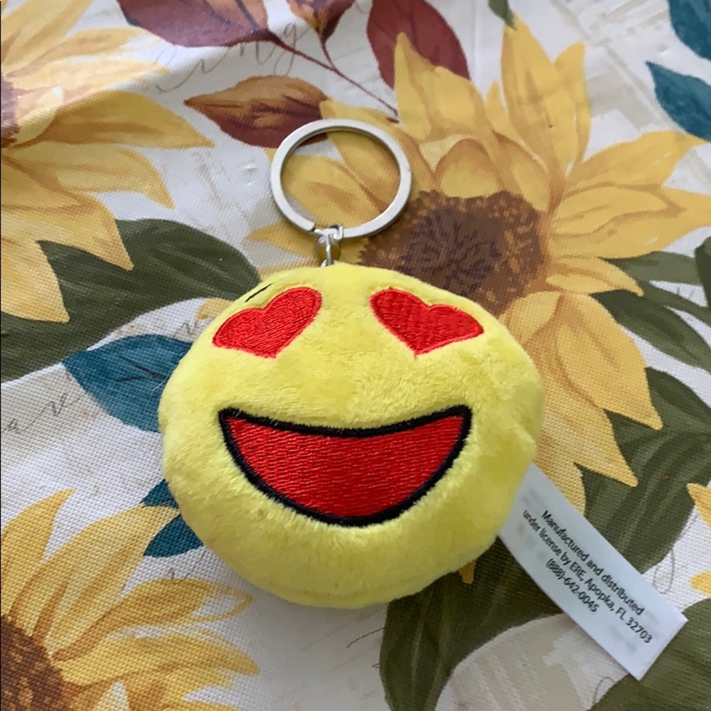 Cute heart eye emoji keychain